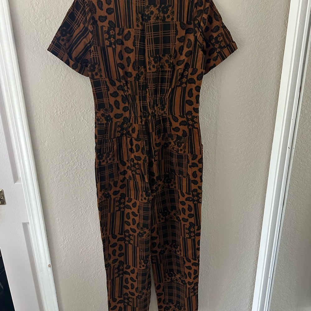 Lucy & Yak Brown and Black Short Sleeve Zip-Front Jumpsuit - Picture 4 of 7